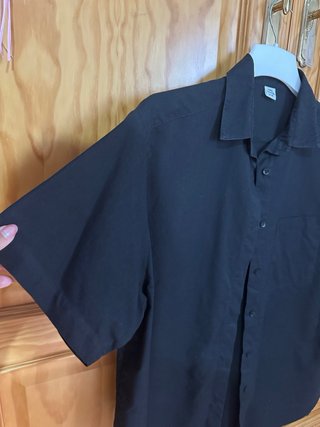 Camisa negra manga corta