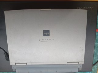 Mini PC portátil Colección Windows 98 Fujitsu