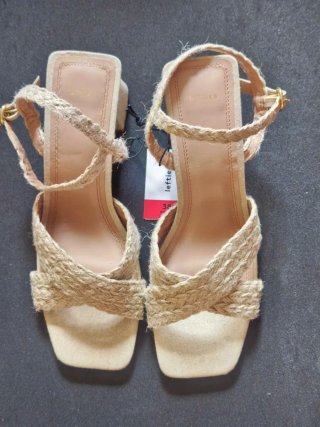 Sandalias Lefties tacón trenzado beige T38