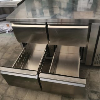 Mesa refrigerada industrial con cajones