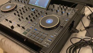 Controlador DJ Denon Prime 4+