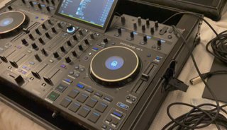 Controlador DJ Denon Prime 4+