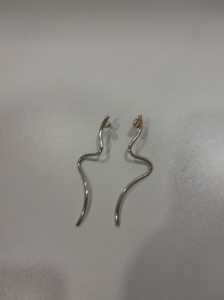 Pendientes largos plateados