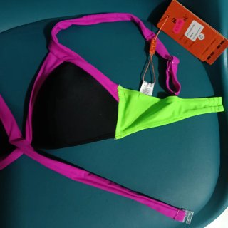 Bikini negro, rosa y verde fluor  Sexy y comodo.