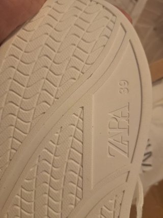 Zapatillas Zara blancas sin estrenar