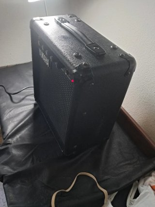 Amplificador Yamaha Negro