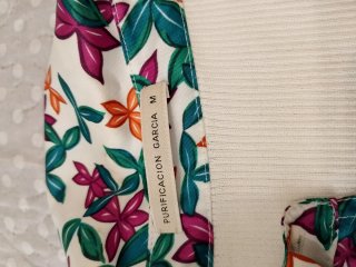blusa multicolor con estampado floral