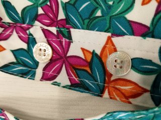 blusa multicolor con estampado floral