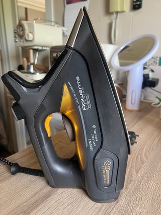 Plancha Vapor Rowenta Steamforce 2600W