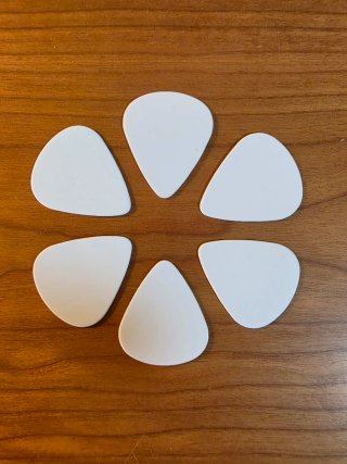 Lote 6 Púas Guitarra Dibujos Japoneses. Nuevas