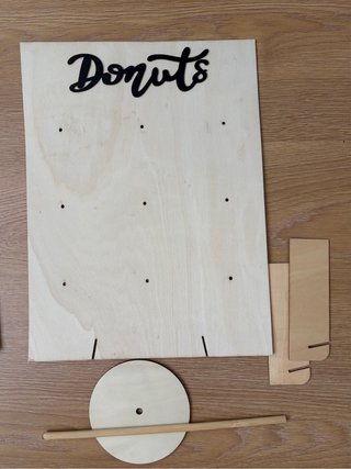Soporte de madera para donuts