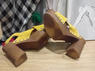Sandalias zueco Forma piel serraje tachuelas 38