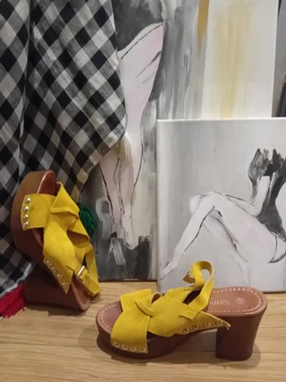 Sandalias zueco Forma piel serraje tachuelas 38