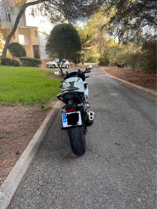 Honda CBR500R 2019 Blanca y Amarilla