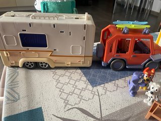 Lote casa Bluey con muñecos,coche y caravana