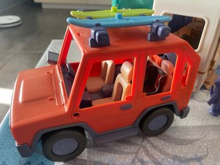 Lote casa Bluey con muñecos,coche y caravana