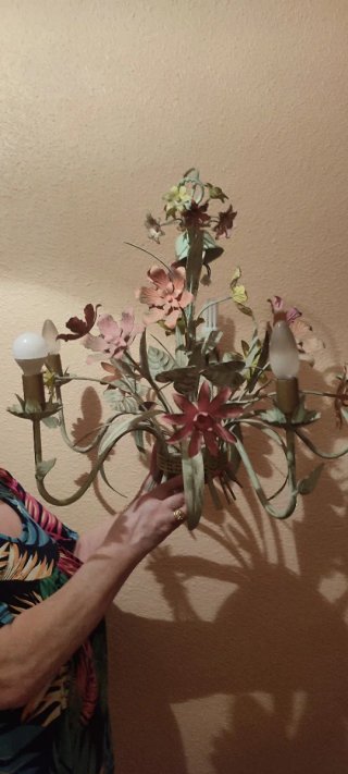 Lámpara floral de forja