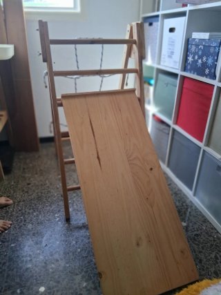 Triángulo Pikler madera casi nuevo