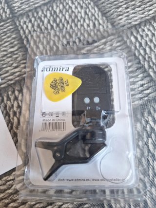 Afinador Admira AT10 para instrumentos