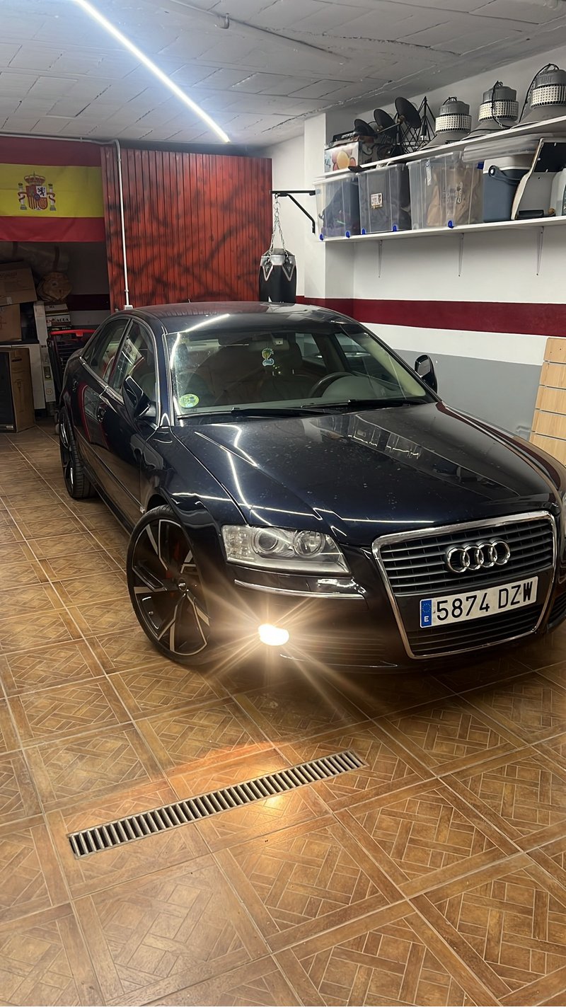 Audi A8 2006 - foto 1