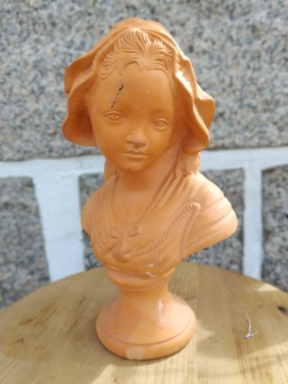 Figura de niña en terracota para pintar