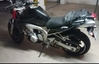 Yamaha FZ6 Naked Negra