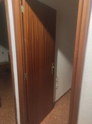 Puerta aglomerada interior