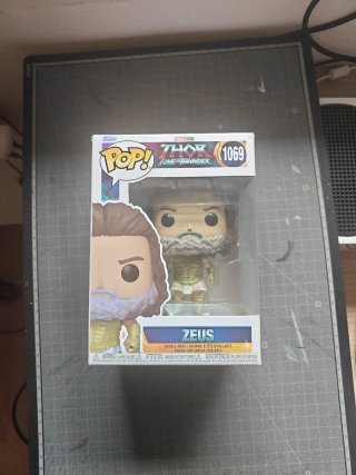 Funko Pop Zeus Thor Love and Thunder 1069
