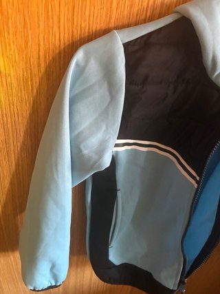 Chaqueta Nike niño azul y negra talla 6/8 años