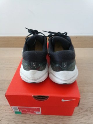 Nike Vomero 16