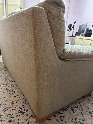 Sofá de 2 plazas casi sin usar (precio negociable)