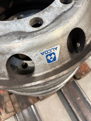 Llantas Alcoa Camión Aluminio son cuatro llantas