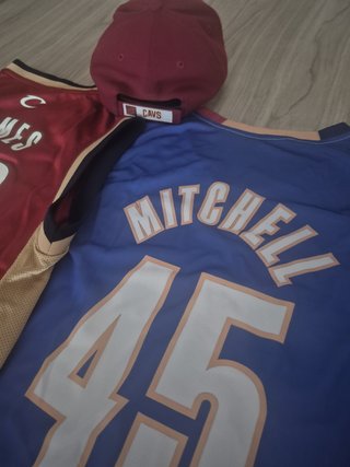 Lote Ropa Cleveland NBA: Camisetas y Gorra