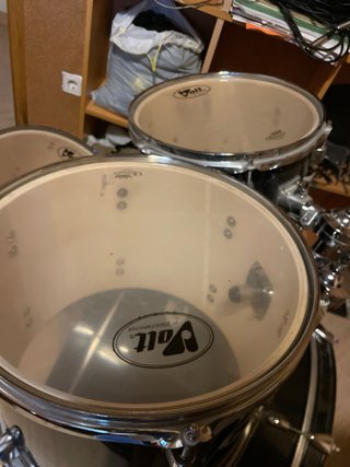 Set de batería acústica negra (sin caja)