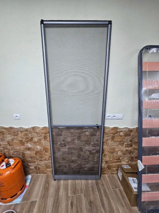 Puerta mosquitera.