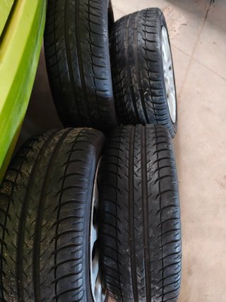 Llantas Ford con Neumáticos