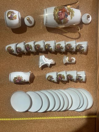 Juego de té porcelana con figuras