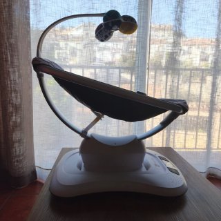 Hamaca eléctrica 4moms con movimiento y sonido
