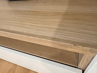 Mueble TV BESTÅ Ikea puerta rota y desgastado