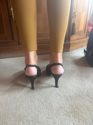 Sandalias Fiesta Satén Negro Lazo Peep-Toe
