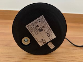 Lámpara de mesa Ikea Lövmånad negra