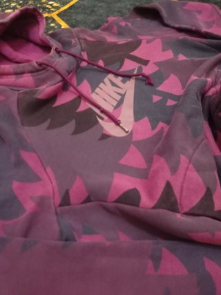 Sudadera Nike con estampado de árboles