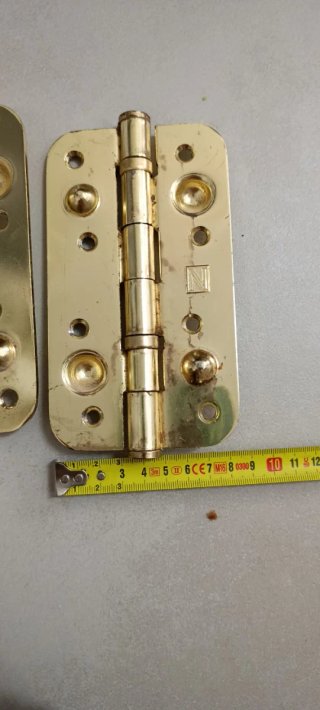 Herrajes para puerta dorados