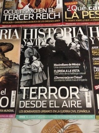 Lote 15 revistas HISTORIA Y VIDA