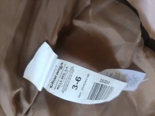 Chaqueta infantil negra con capucha
