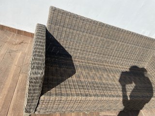 Dos sillones de exterior