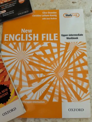 Libro de inglés New English File