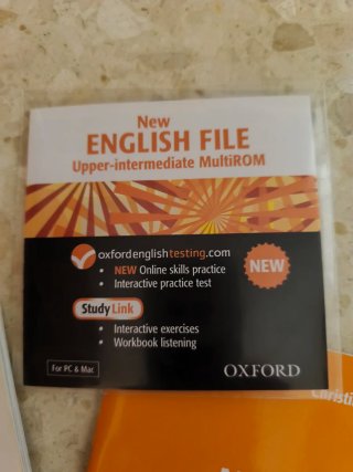 Libro de inglés New English File