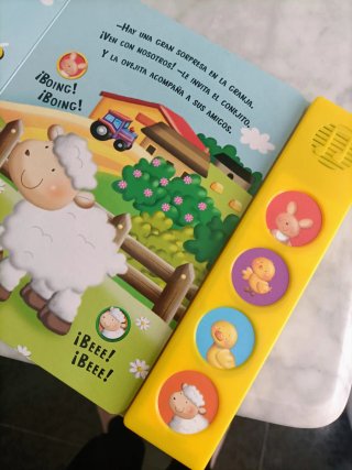 Libro infantil La granja ruidosa