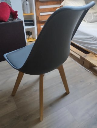 Silla Nórdica Eames Gris Patas Madera